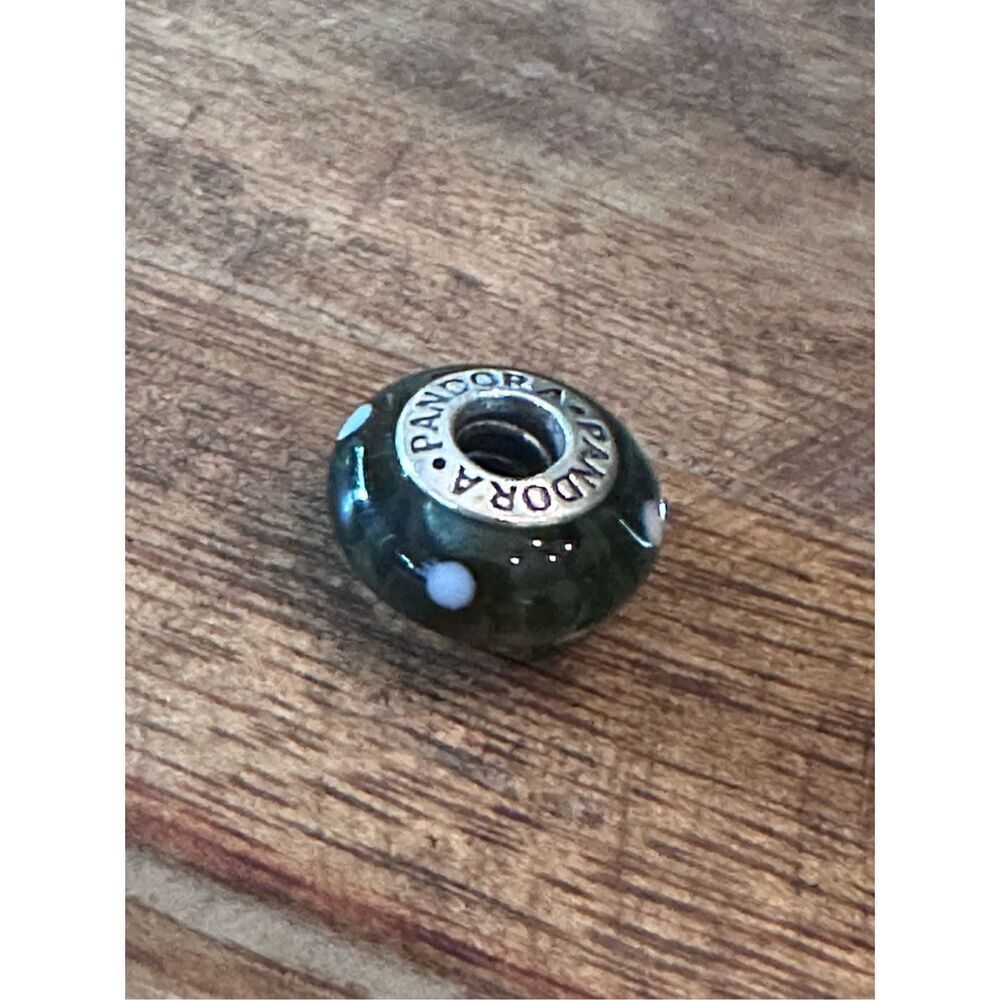 Pandora black and white Murano glass bead